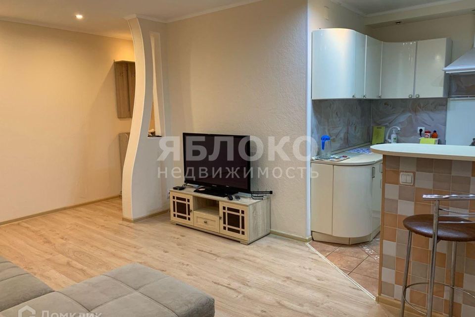 Продаётся 3-комнатная квартира, 50.6 м²