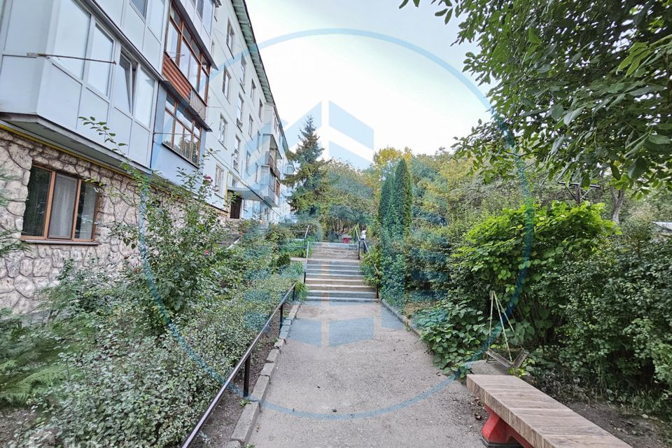 Продаётся 2-комнатная квартира, 42.7 м²