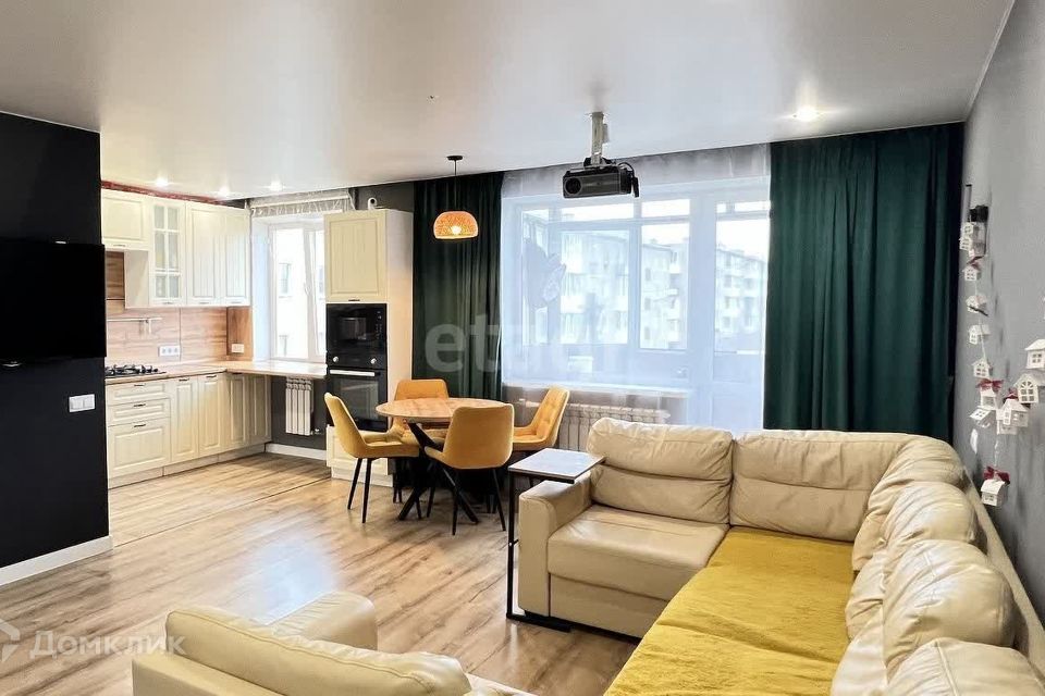 Продаётся 4-комнатная квартира, 73.1 м²