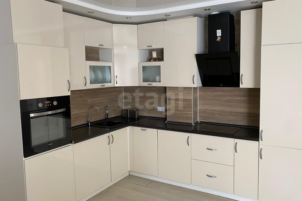 Сдаётся 2-комнатная квартира, 80 м²