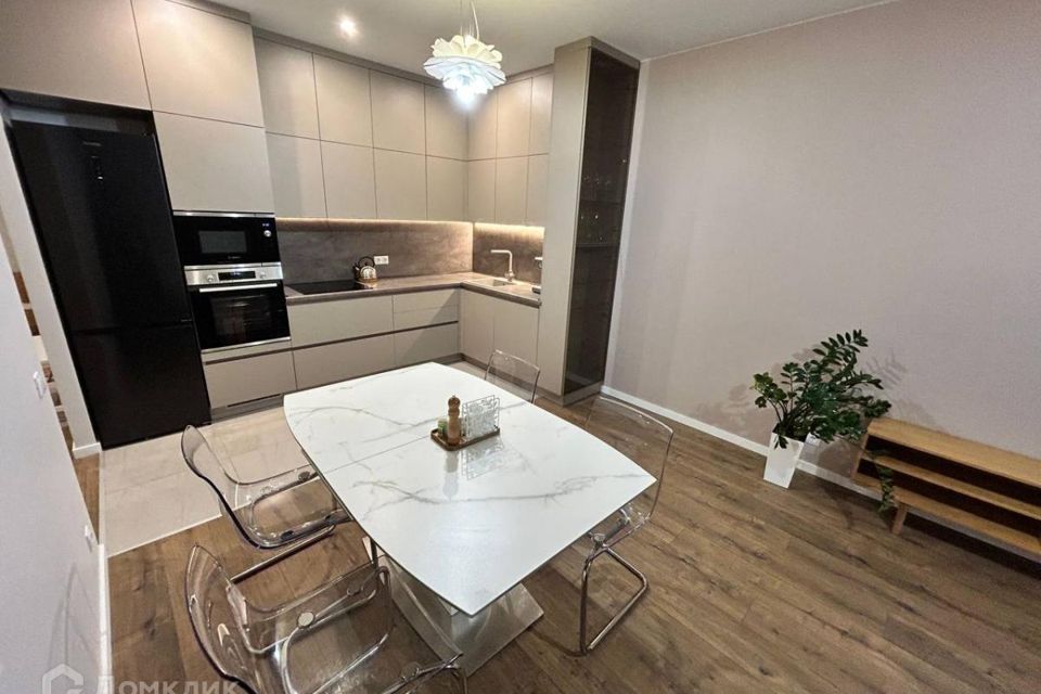 Сдаётся 3-комнатная квартира, 125 м²
