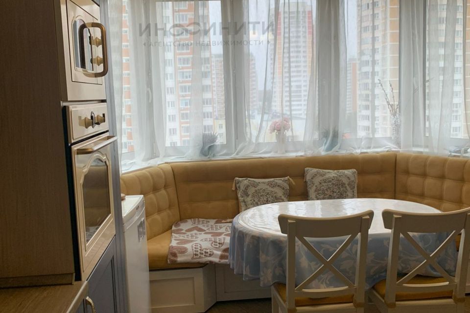 Продаётся 2-комнатная квартира, 60.2 м²