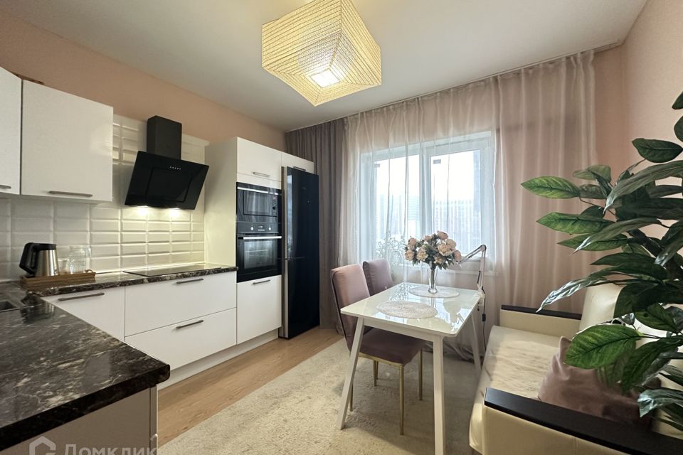 Продаётся 1-комнатная квартира, 43.2 м²