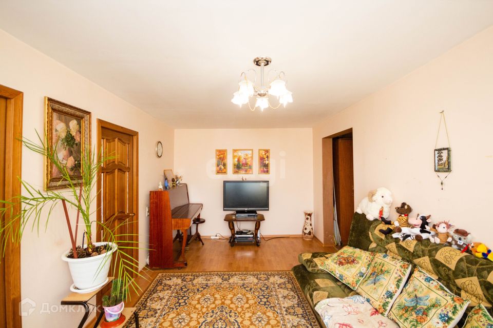 Продаётся 4-комнатная квартира, 61.2 м²