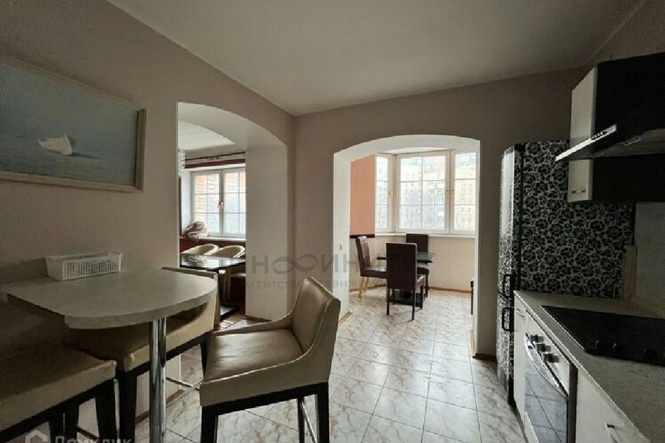 Продаётся 3-комнатная квартира, 105.8 м²