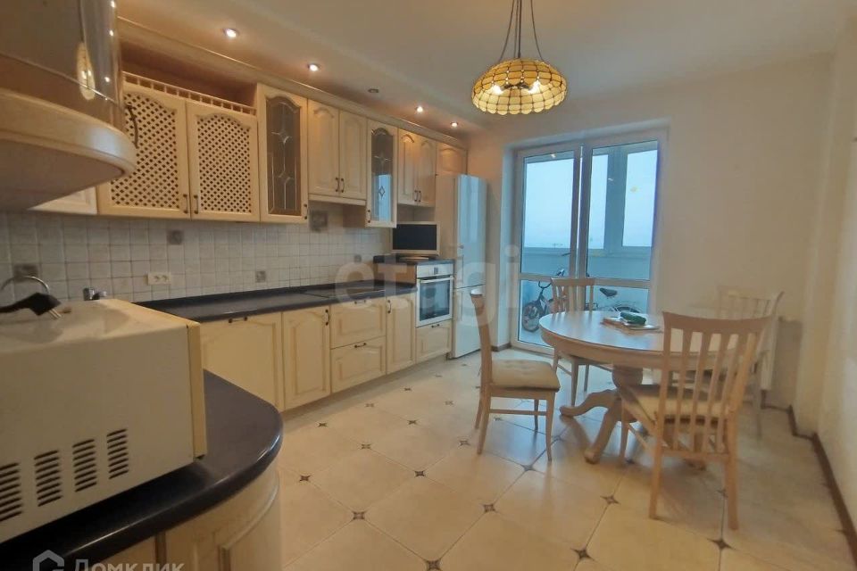 Продаётся 3-комнатная квартира, 120 м²