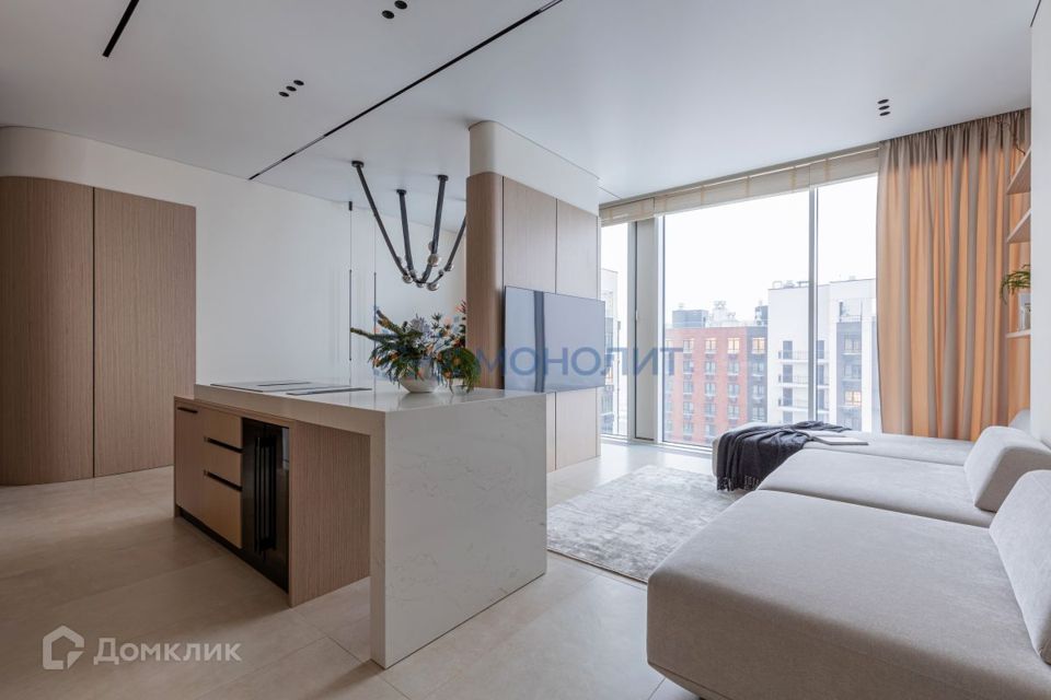 Продаётся 4-комнатная квартира, 285.9 м²