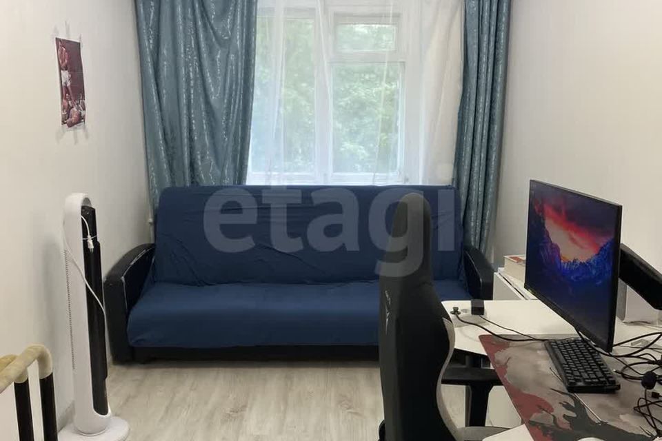 Продаётся комната в 6-комн. квартире, 12.8 м²
