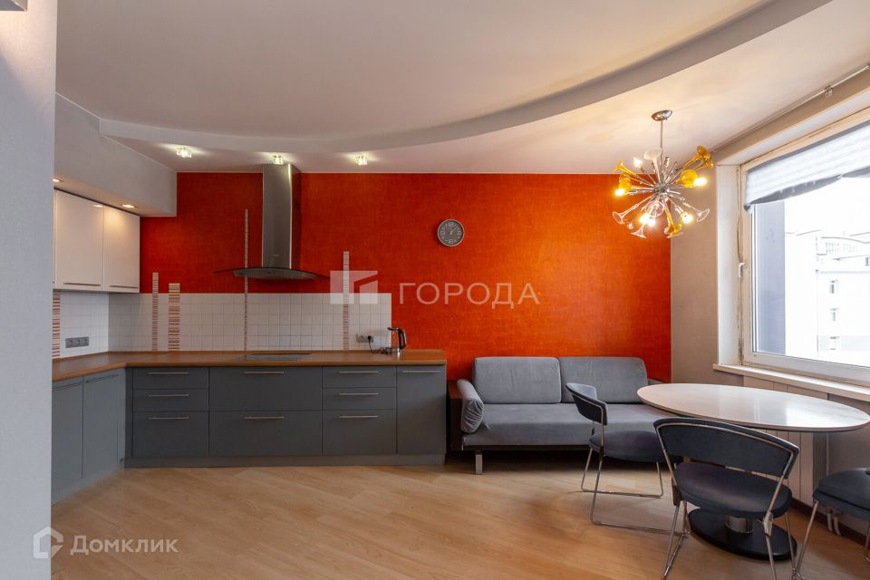 Продаётся 3-комнатная квартира, 106.3 м²