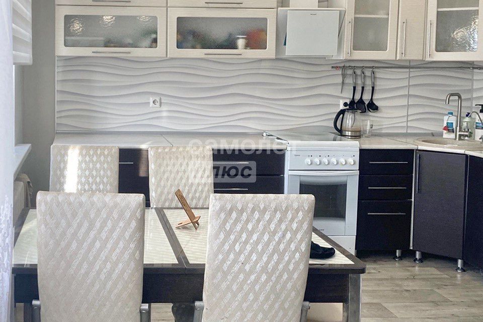 Продаётся 4-комнатная квартира, 78 м²