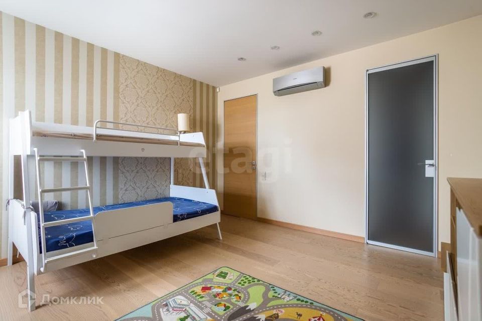 Продаётся 2-комнатная квартира, 113.4 м²