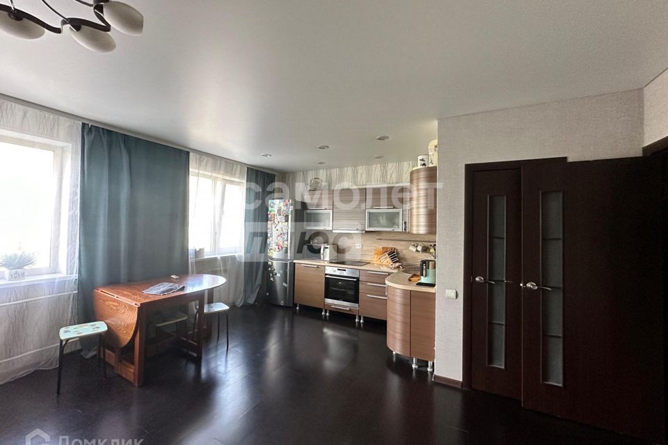 Продаётся 4-комнатная квартира, 82.8 м²