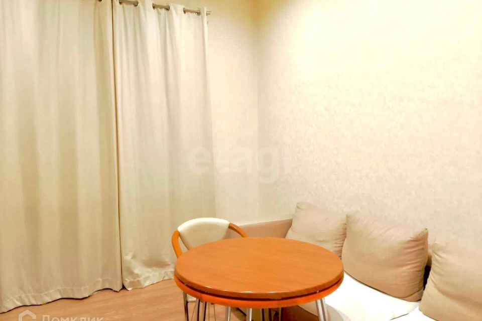 Продаётся 1-комнатная квартира, 38.2 м²