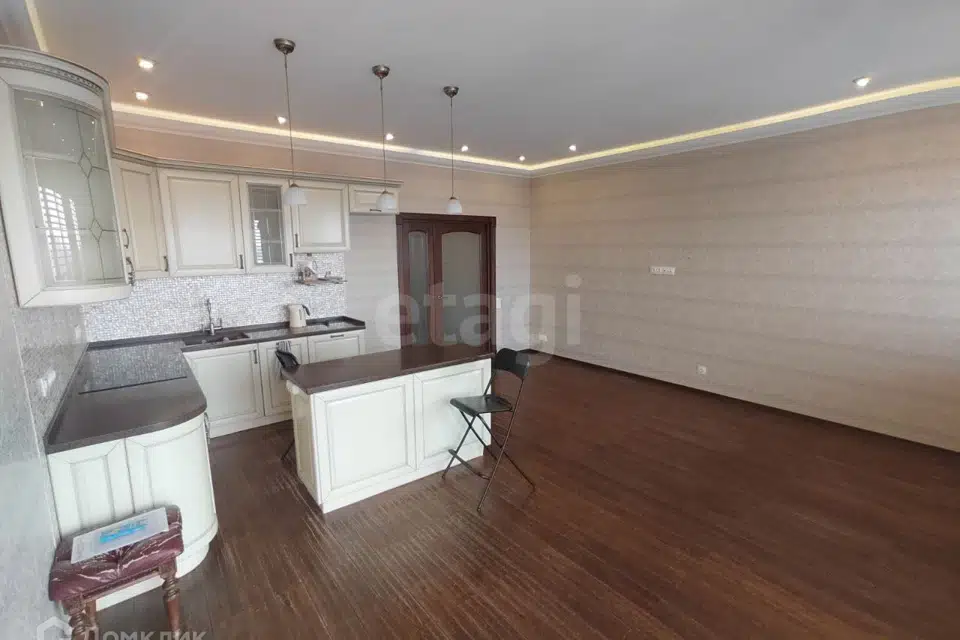 Продаётся 2-комнатная квартира, 94.7 м²