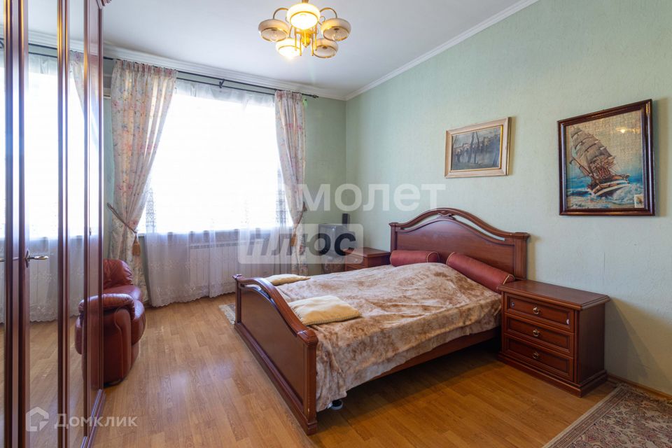 Продаётся 4-комнатная квартира, 133.6 м²