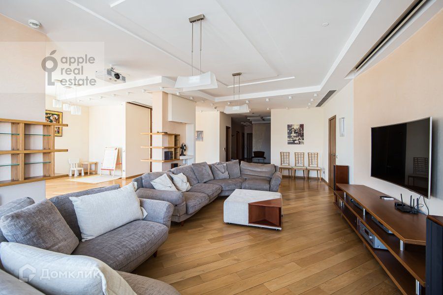 Сдаётся 4-комнатная квартира, 219 м²