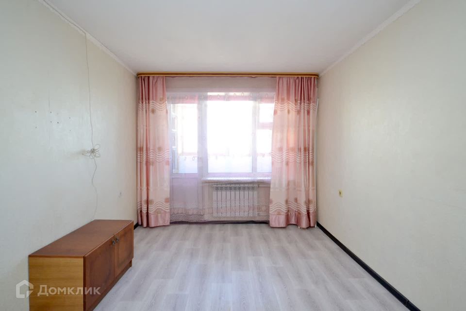 Продаётся 4-комнатная квартира, 69.6 м²