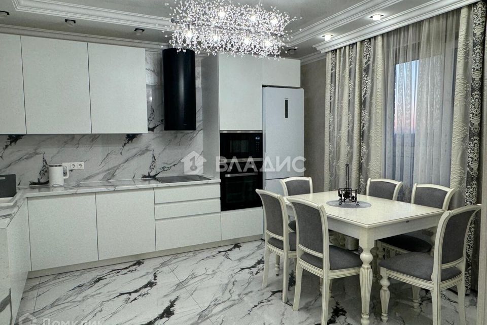 Продаётся 2-комнатная квартира, 82 м²