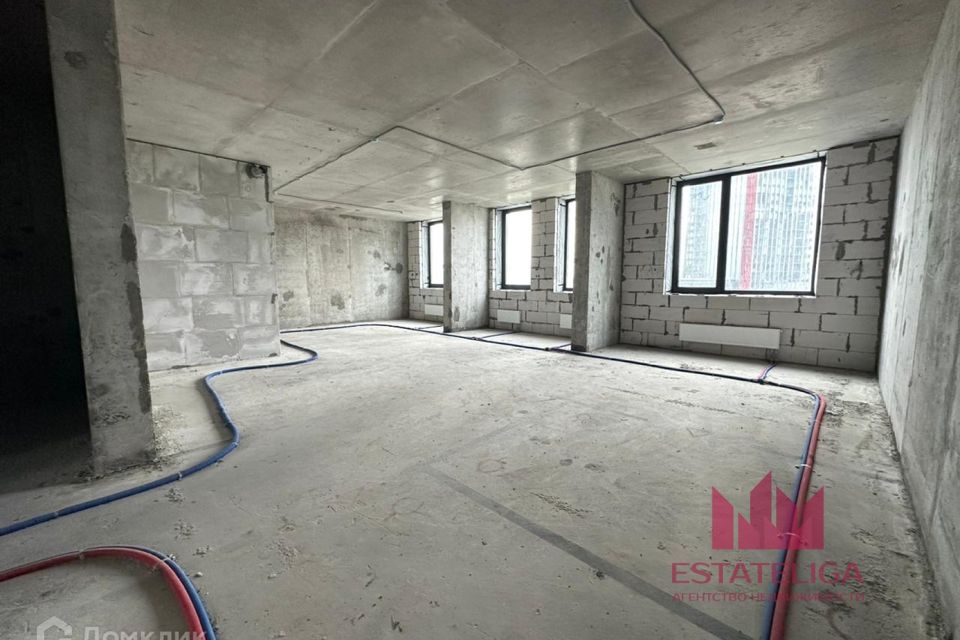 Продаётся 4-комнатная квартира, 114 м²