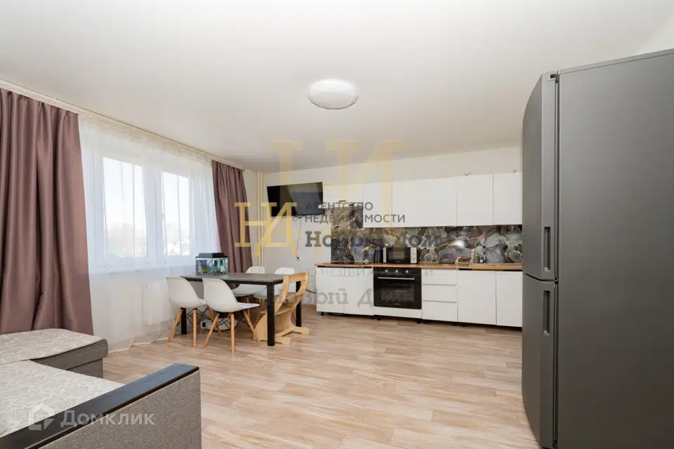 Продаётся 1-комнатная квартира, 42 м²