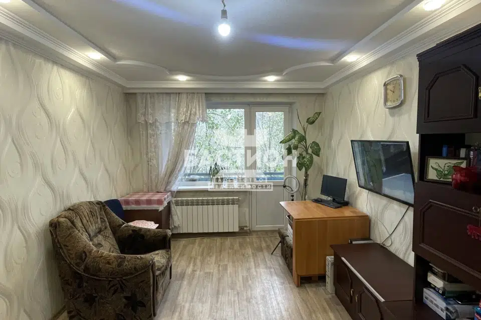 Продаётся 2-комнатная квартира, 42.4 м²