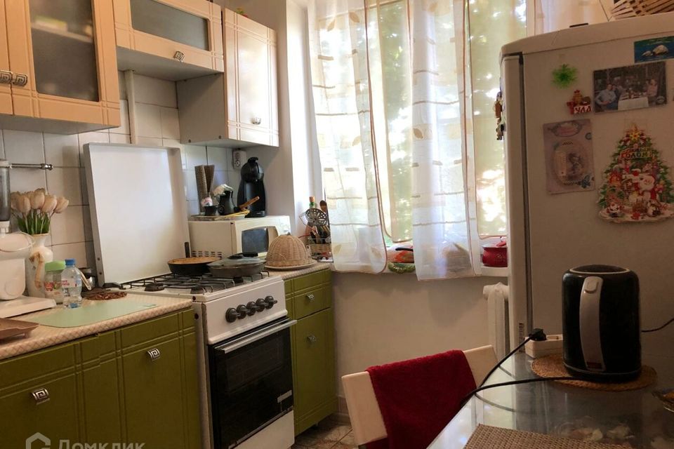 Продаётся 4-комнатная квартира, 60.3 м²