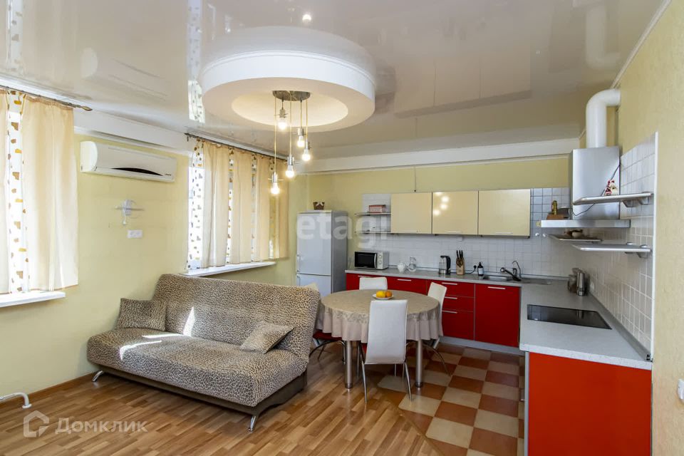 Продаётся 2-комнатная квартира, 94.2 м²