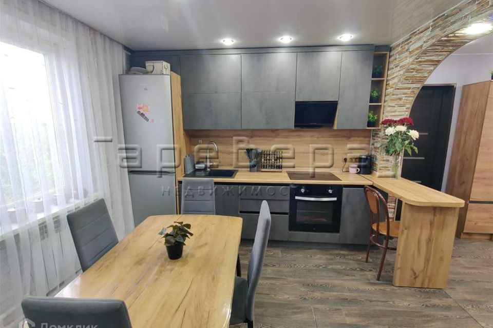 Продаётся 4-комнатная квартира, 75 м²