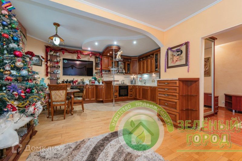 Продаётся 3-комнатная квартира, 77 м²