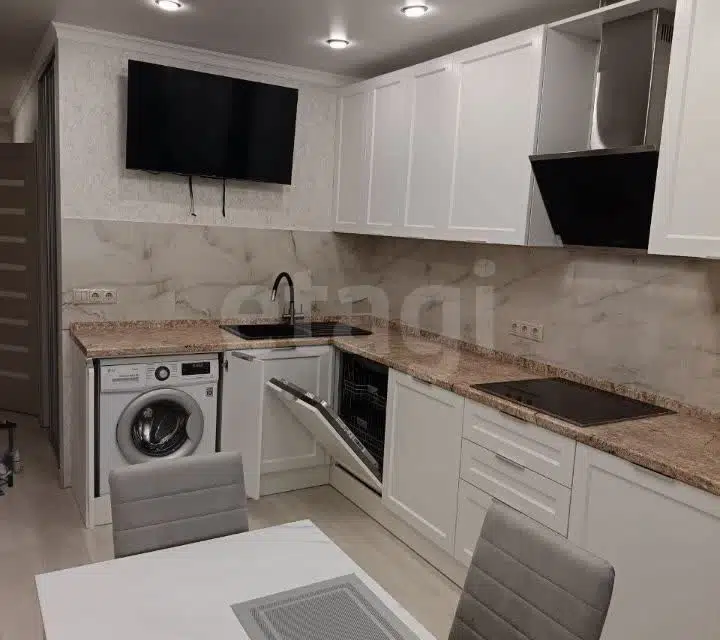 Продаётся 2-комнатная квартира, 60.7 м²