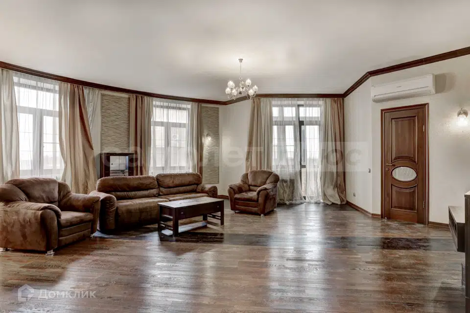 Продаётся 2-комнатная квартира, 113.8 м²