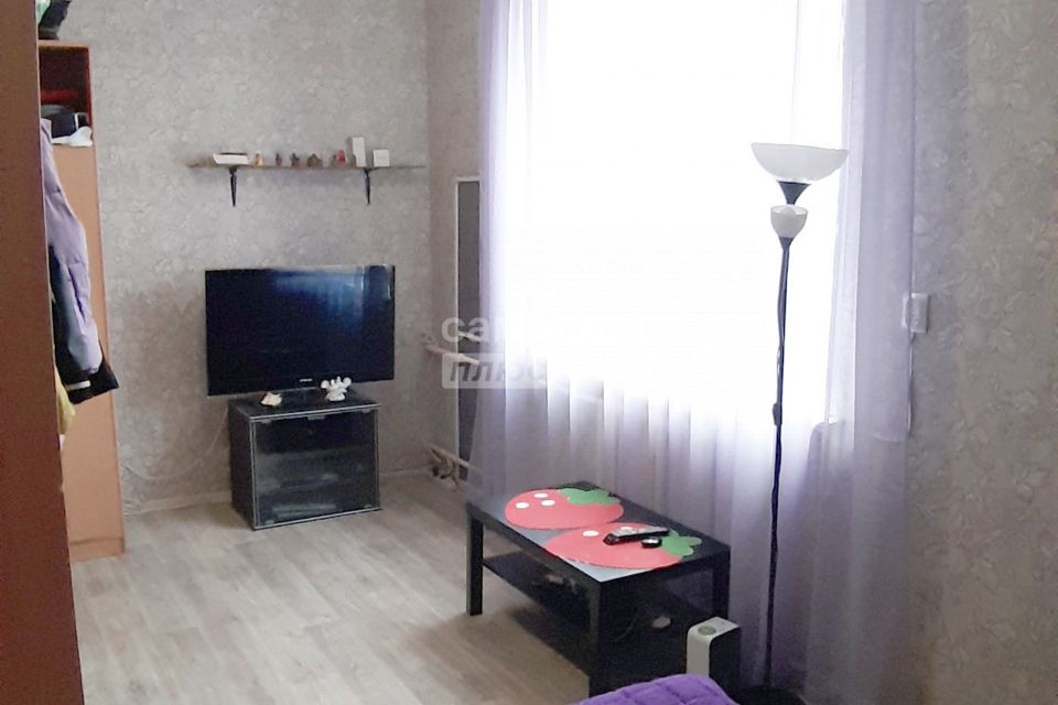 Продаётся 2 комнаты в 18-комн. квартире, 32.6 м²