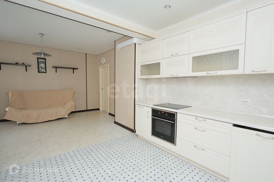 Продаётся 3-комнатная квартира, 120 м²