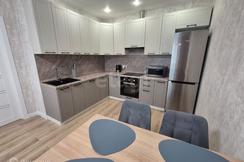 Сдаётся 2-комнатная квартира, 60.5 м²