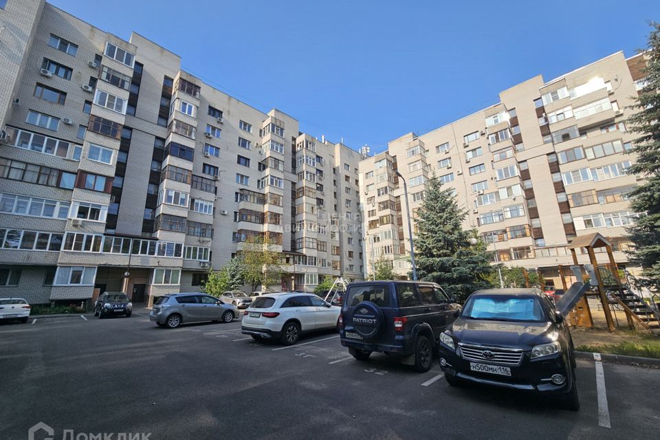 Продаётся 4-комнатная квартира, 130 м²