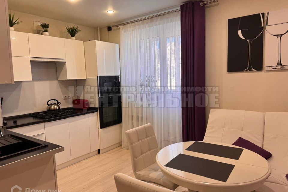 Продаётся 2-комнатная квартира, 56 м²