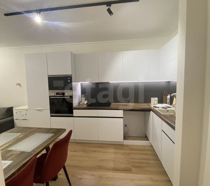 Продаётся 2-комнатная квартира, 55.8 м²