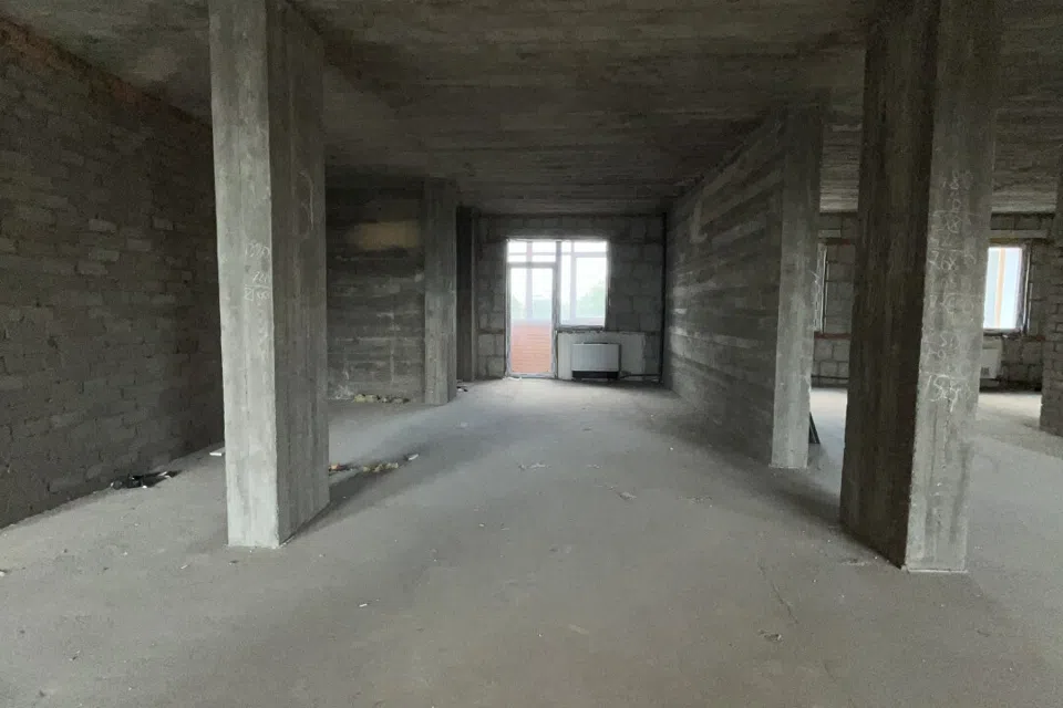 Продаётся 4-комнатная квартира, 191.7 м²