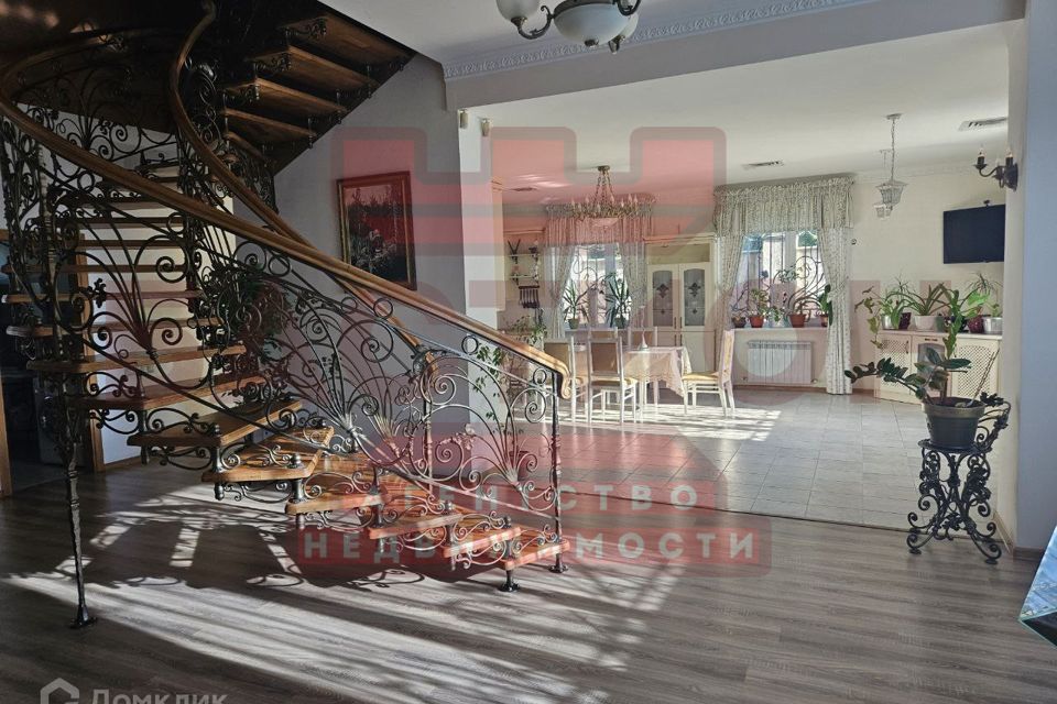 Продаётся 2-этажный дом, 319 м²