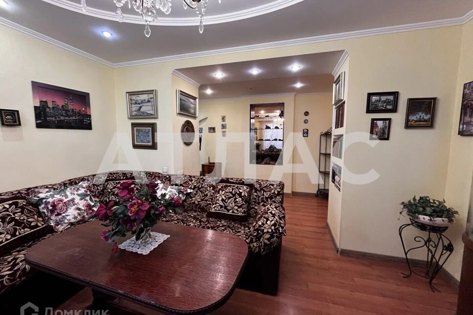 Продаётся 3-комнатная квартира, 65 м²