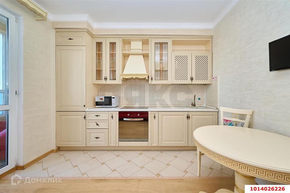 Продаётся 1-комнатная квартира, 60 м²