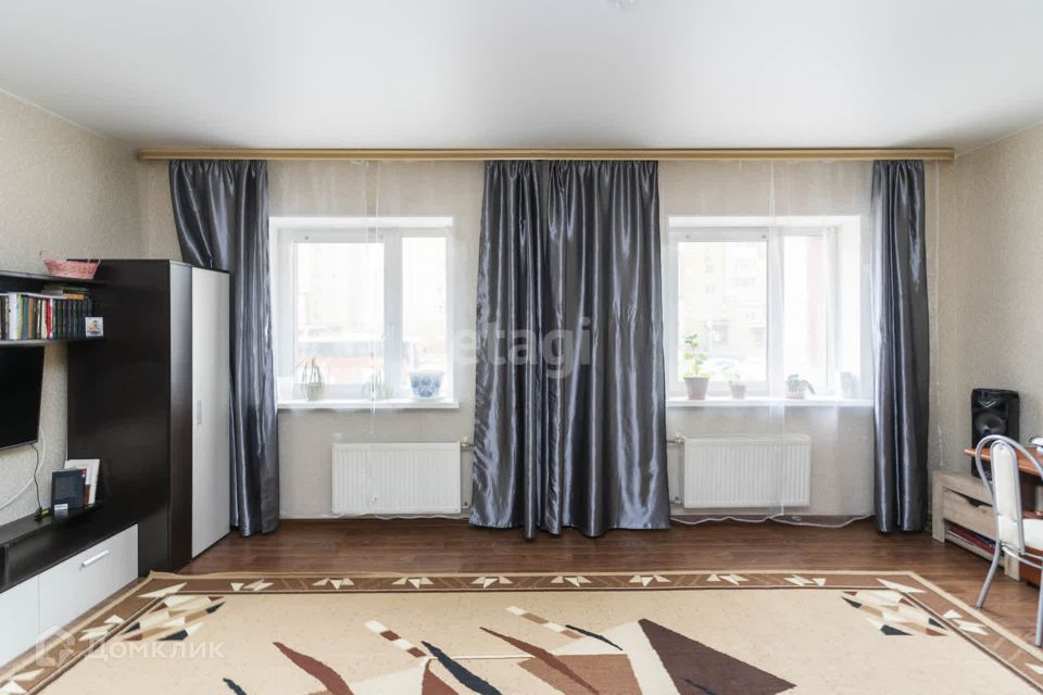 Продаётся 3-комнатная квартира, 87 м²