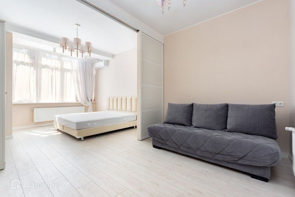 Продаётся 1-комнатная квартира, 68 м²