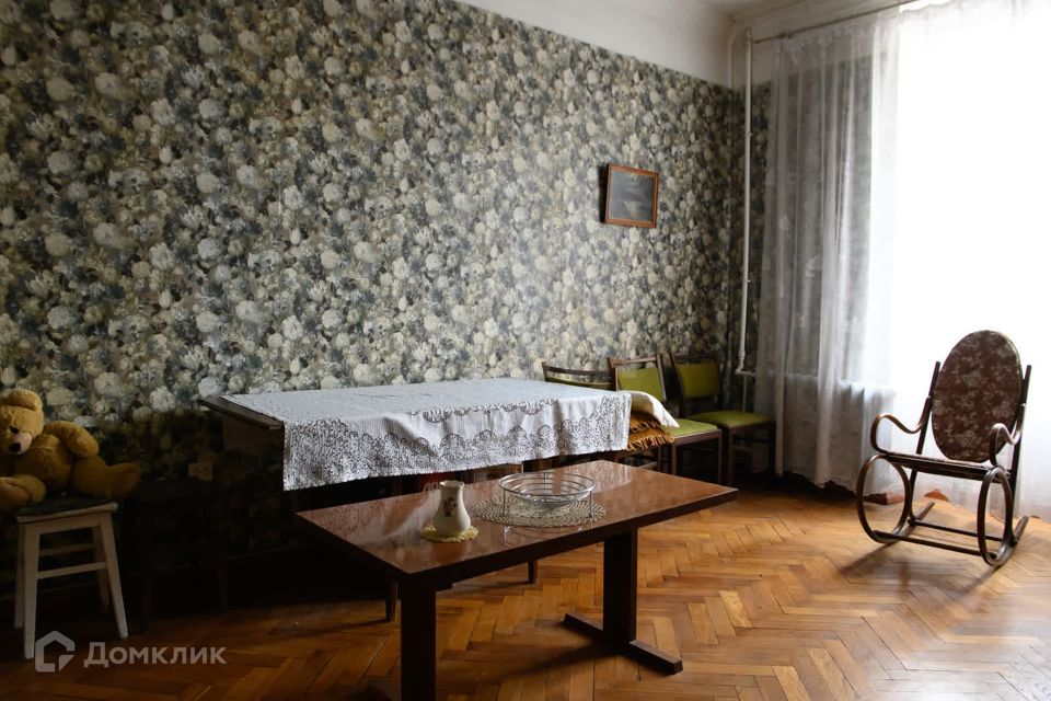 Продаётся 4-комнатная квартира, 100.4 м²