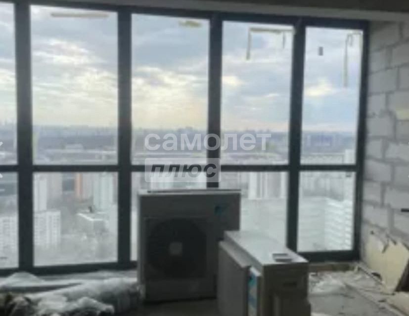 Продаётся 4-комнатная квартира, 184 м²