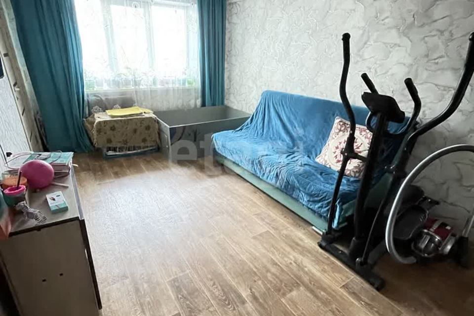 Продаётся 3-комнатная квартира, 49.3 м²