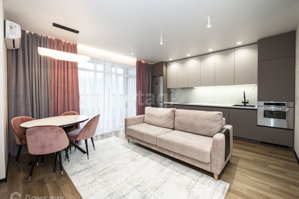 Продаётся 2-комнатная квартира, 65 м²