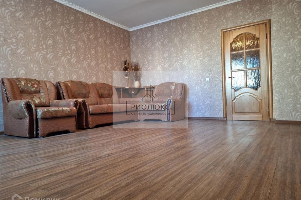 Продаётся 3-комнатная квартира, 129.3 м²