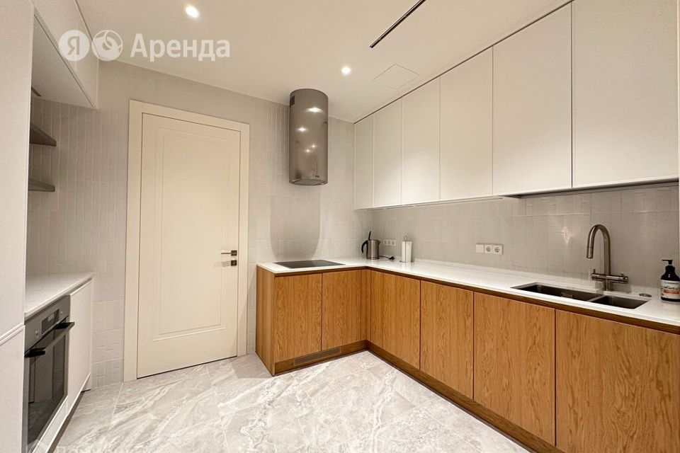 Сдаётся 4-комнатная квартира, 148.6 м²