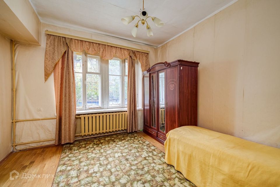 Продаётся 2-комнатная квартира, 55.8 м²